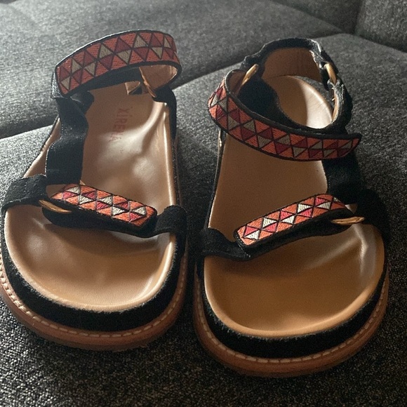 XIRENA ANAIS SANDAL Black and Red suede Sandals size 8 - Picture 5 of 6